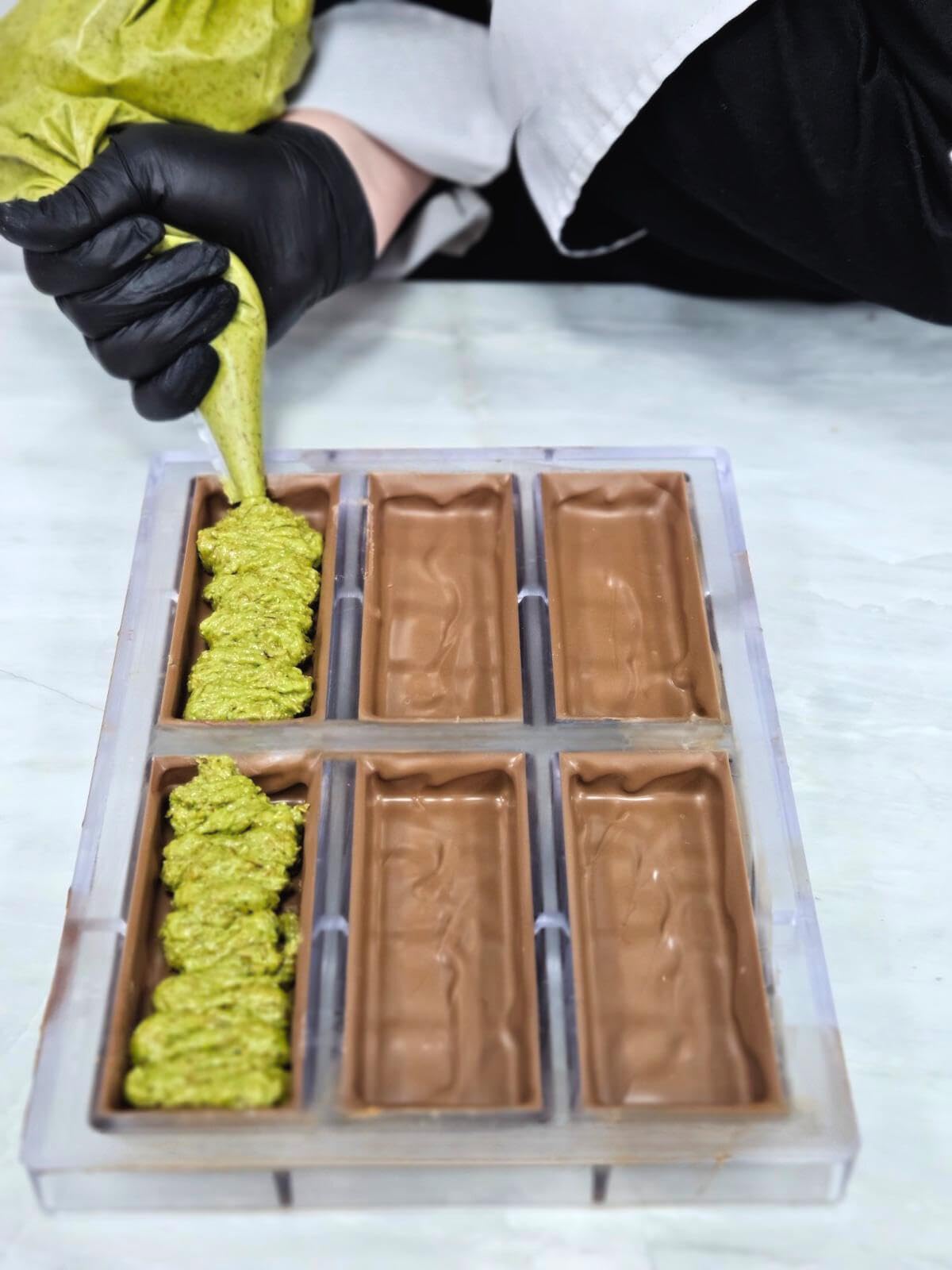 Narperi Dubai Chocolate Bar 3.5 oz Handmade with Premium Pistachio Cream, Finest Belgian Milk Chocolate and Crispy Kunafah - Valentine’s Day Gift